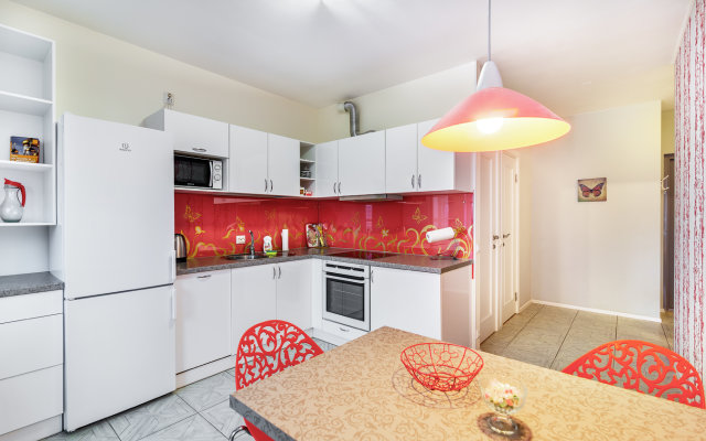 Квартира Red Wall