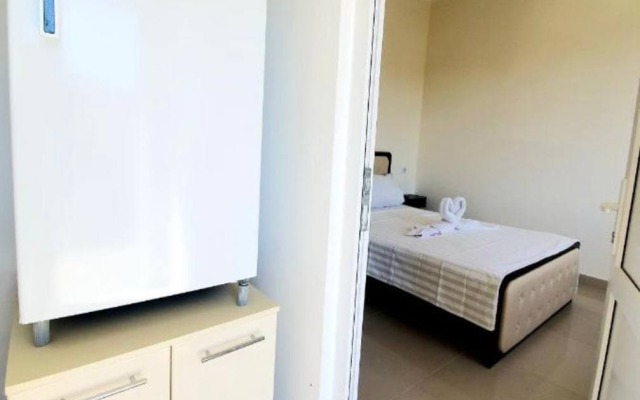 LooBeach Guest House