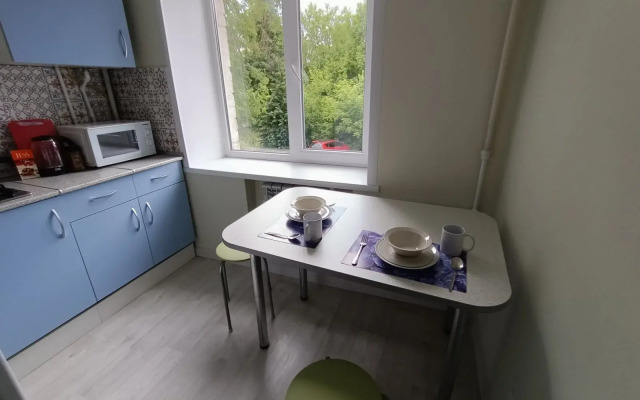 Квартира Уютная двухкомнатная Сутки Калуга у Дворца Спорта по адресу Баррикад 157