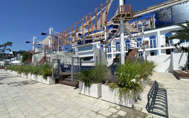 Alfa Roz Del Mar Apartments