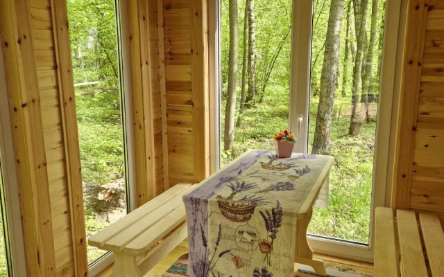 V Lesu Glamping