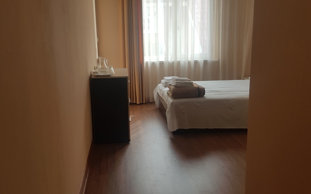 Larisa Guest House