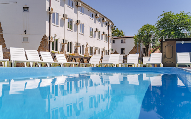 Maksim Park-Loo Hotel