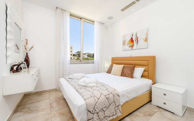 Mare Lombardi Villa