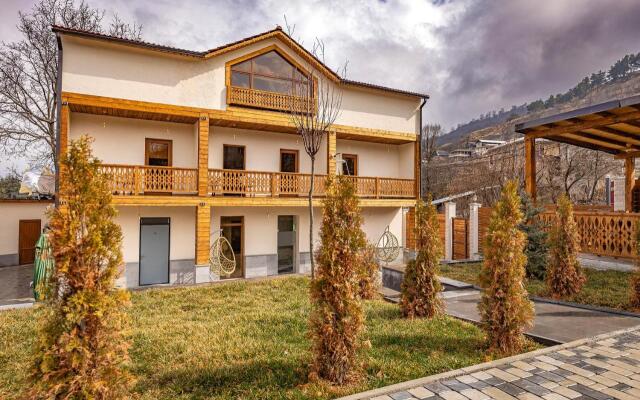 Taniqinn Dilijan Hotel