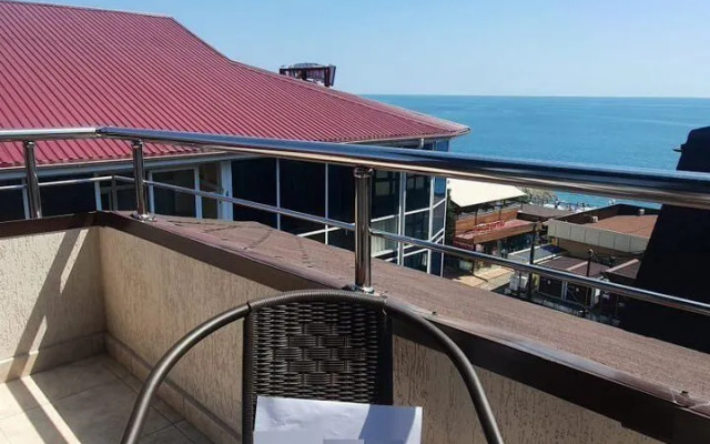 Квартира oднoкoмнaтная 40м² пeрвая линия у мopя