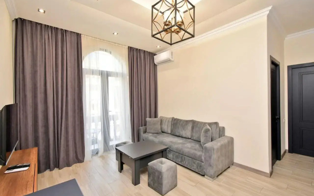 2-K, Ulitsa Amiryana, Am713 Flat
