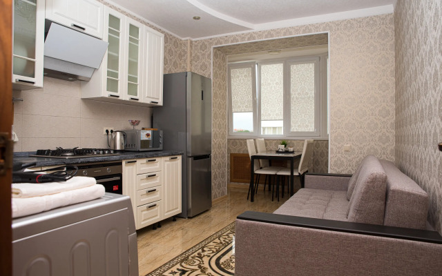 Krasavitsa V Tsentre U Zhd Vokzala Flat