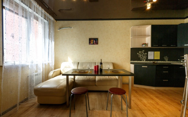 Квартира от компании Хоум Отель на Революционной 4