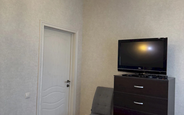 276 prostornaya u morya s balkonom Flat