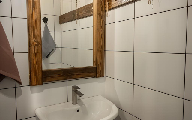 De Balzak Apartments