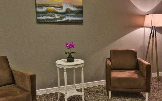 Royal Comfort Hotel