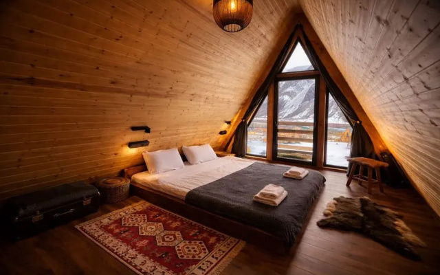 Шале Kazbegi Spa Resort Cottages
