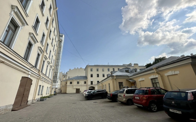 LITEINY  Royal Apartments