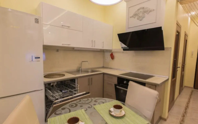 Samotsvet 15 Na Kievskoy 3 Apartments