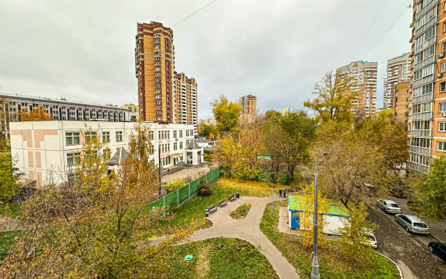 Vozle Metro Moskva-Tovarnaya Flat