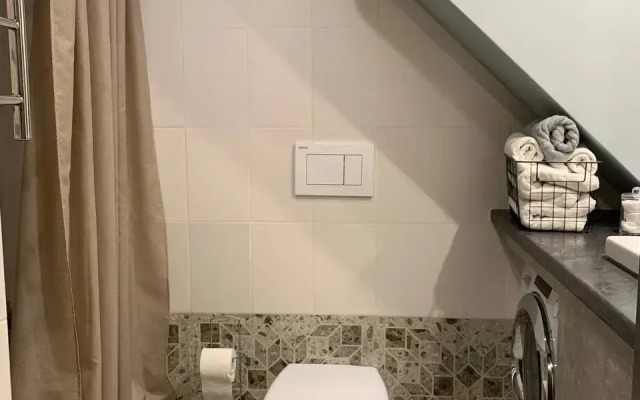 U metro Nagornaya Flat