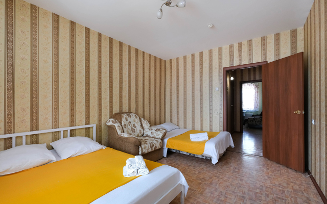 Квартира рядом с Мнтк им. Федорова и Ск Заря