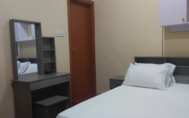 Benitah Capsule Family Rooms and Partitions Hostel