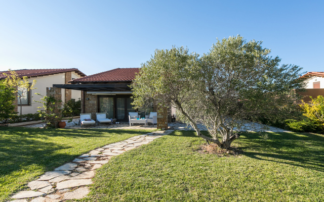 Inuit II Luxury Pool Villa Sani