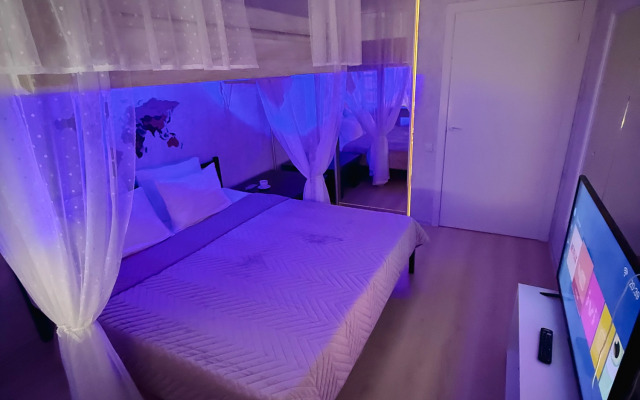 Квартира Двухэтажная 4-спальная кровать возле метро