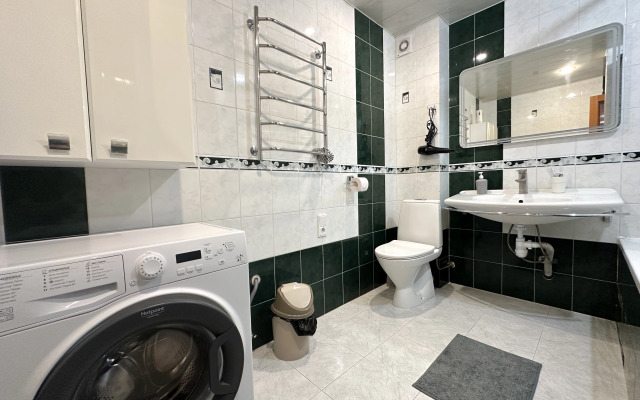 Квартира Трехкомнатная Аэродромная 72а