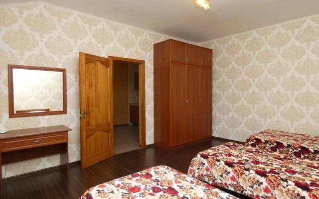 Na Yug U Chyornogo Morya Guest House