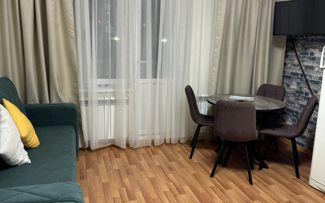 Na Ulitse Avtomobilistov 6 Apartments