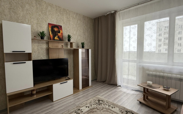 Na Geodezhicheskoy 76 Flat