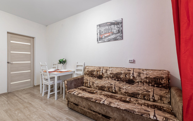 Dlya shesti person na Korotchenko Apartments