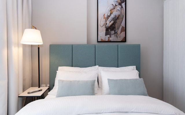 Keyrock Living Zada Tower Luxury Pool & Gym Apartments