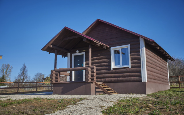 Zagorodnyij Kompleks Domov Dlya Otdyiha VEChERNYaYa ZARYa Guest house