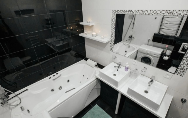 Yevro Dvuhomnatnye S Dzhakuzi Apartments