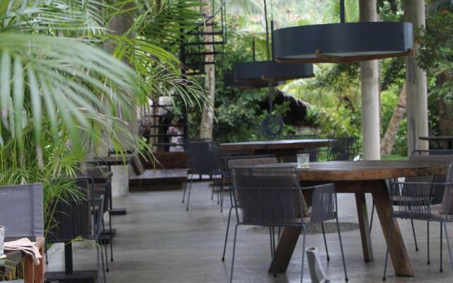 Kaju Green Eco Lodges Hotel