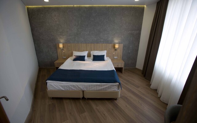 Planeta IQ Hotel
