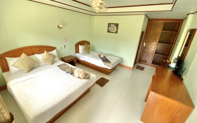 Lanta Emerald Bungalow