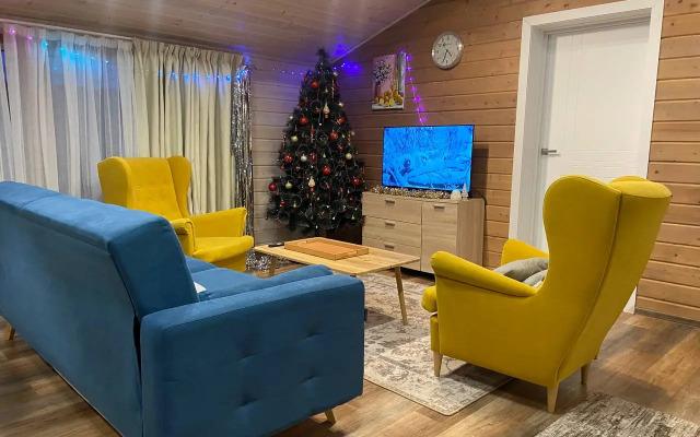 Частный дом комфортный со столом для пинг-понга и батутом