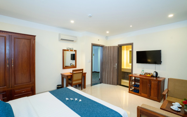 Navy Cam Ranh Hotel