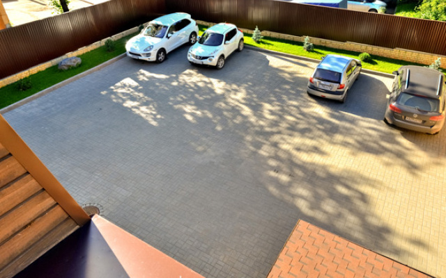 Staryij Dvorik na Mopra Hotel