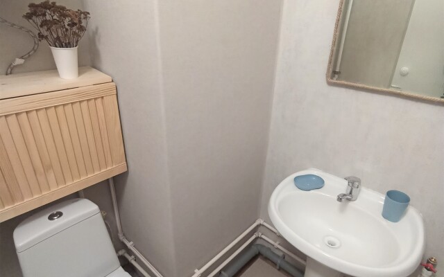 Dvukhkomnatnye U Lerua Merlen I Tts Planeta Apartments