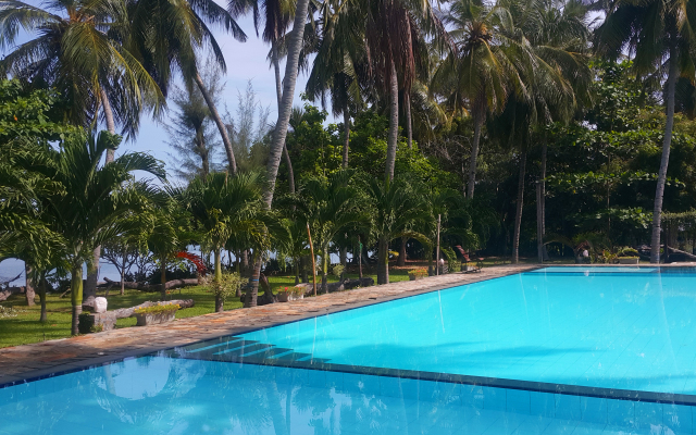 Riviera Resort Hotel