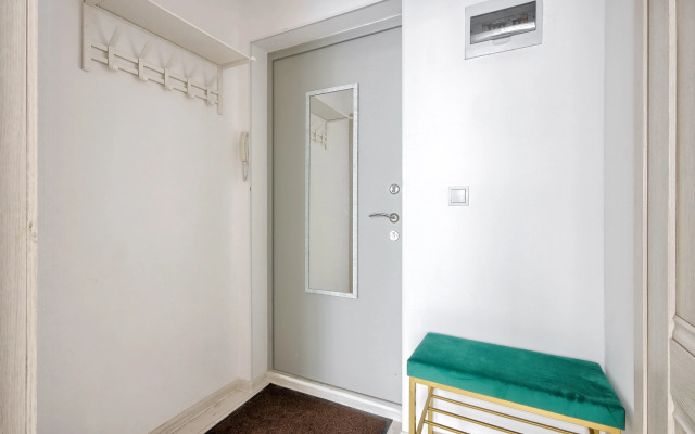 MyhomeYourhome Na Polyustrovskom Apartament
