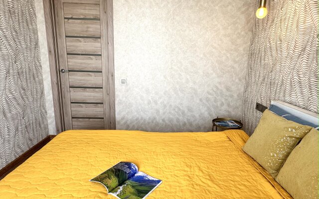 Dizaynerskaya Kvartira V Tsentre Goroda S Krasivym Vidom Flat