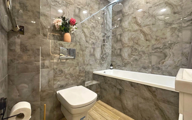 Апартаменты Комфортная возле МВДЦ Сибирь