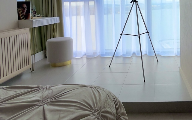 Vyshe Vsekh Flat