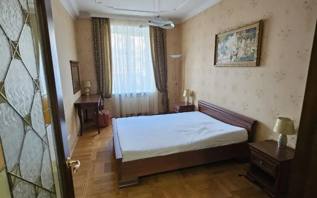 Апартаменты в классическом стиле в центре