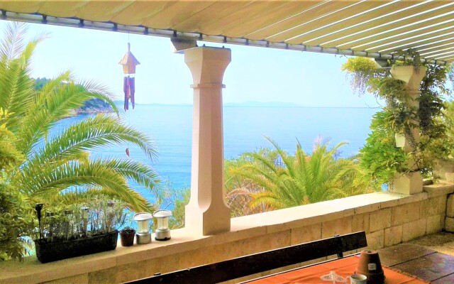 Holiday Home Amazing Place by The Sea Villa