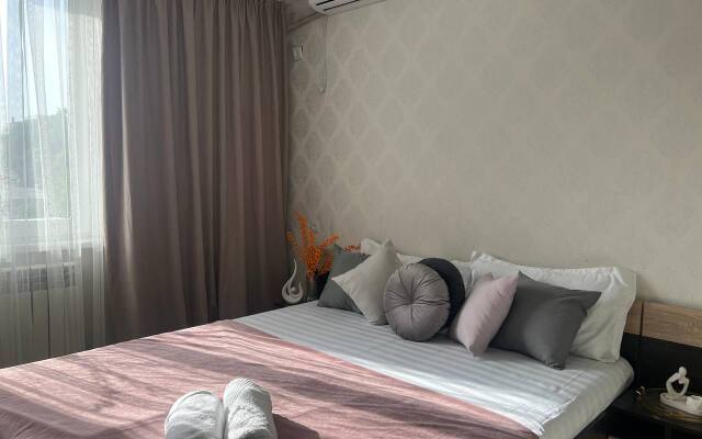 2 na Prospekte Kunaeva 7 Apartments