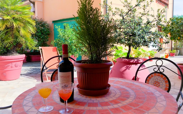 Cuore di NOZZANO Castello Apartments