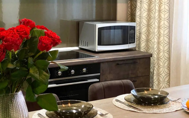 Апартаменты-студия улучшенная с кроватью двуспальным диваном и гардеробной 2 этаж